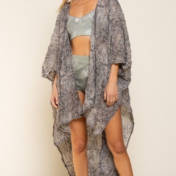 POL Snake Skin Printed Sheer Kimono one size open front lightweight cover up top - Picture 3 of 16